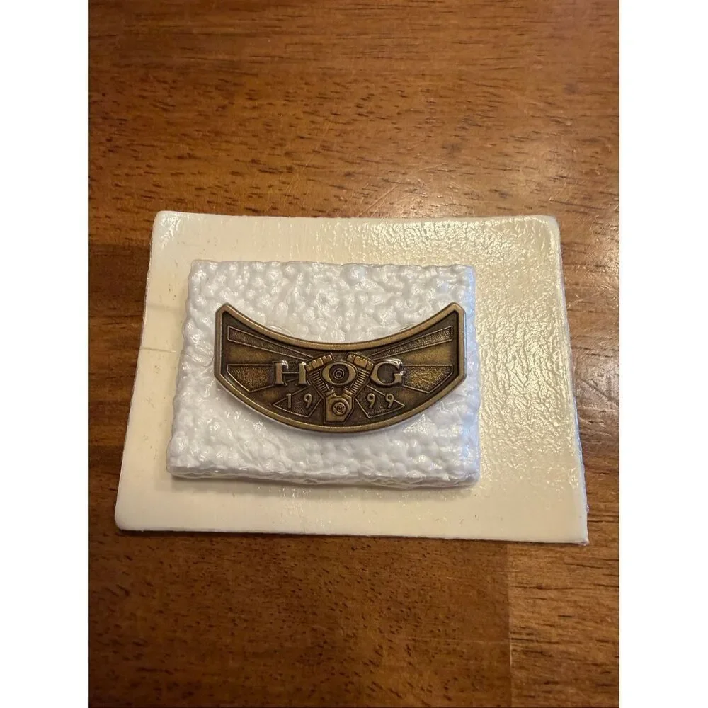 1999 HOG Harley Davidson Owners Group Pin Badge Jacket Wings Rocker Sealed (6370